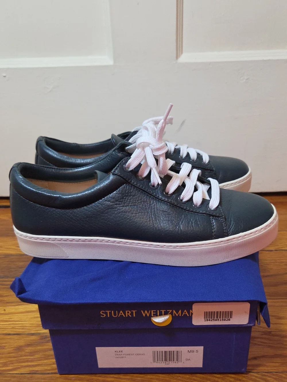 Stuart Weitzman Klee Low-top Lace-up Leather Sneakers In Deep Forest Green 9.5